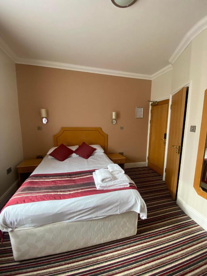 The Lawn Hotel Reading Exterior foto